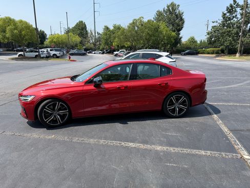 Used 2021 Volvo S60 T6 R-Design AWD/4WD image 14