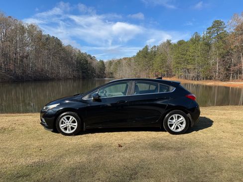 Used 2017 Chevrolet Cruze LT image 5