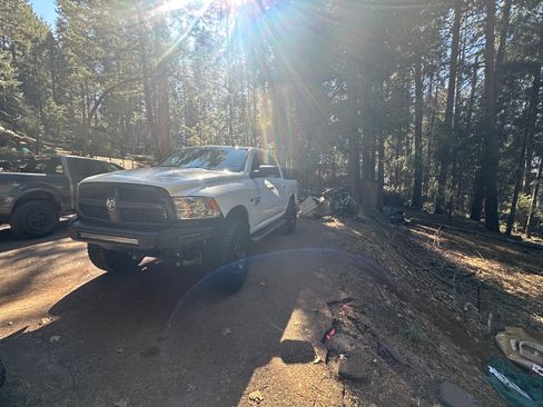 Used 2020 RAM 1500 Classic SLT w/ Luxury Group image 6