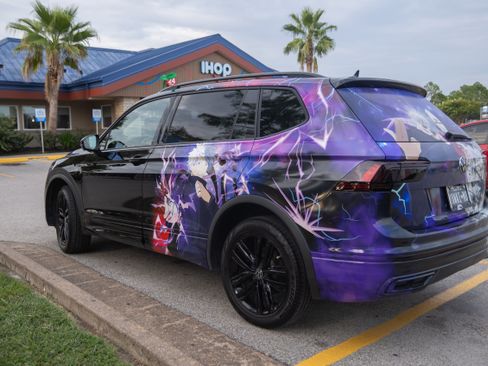 Used 2022 Volkswagen Tiguan SE R-Line image 8