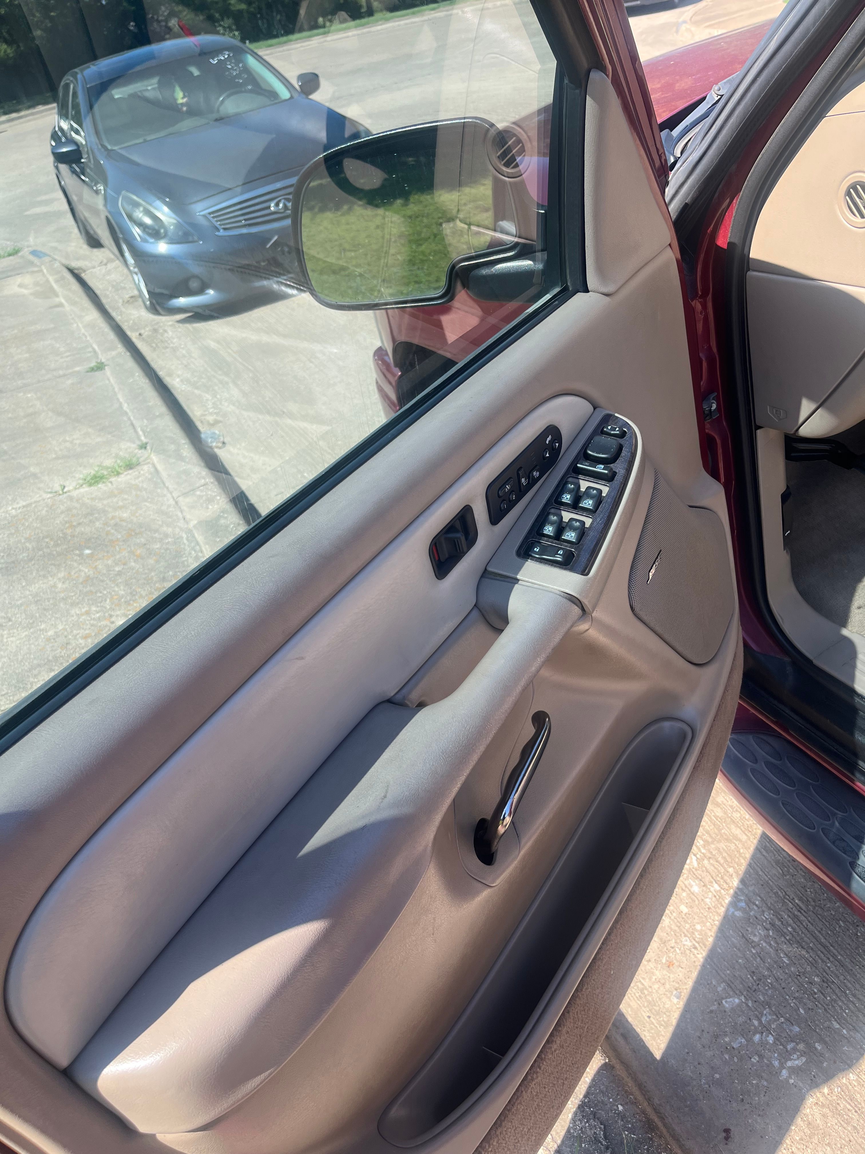 Used 2004 GMC Yukon Denali AWD/4WD image 8