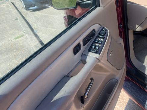 Used 2004 GMC Yukon Denali image 8