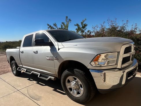 Used 2017 RAM 2500 SLT image 2