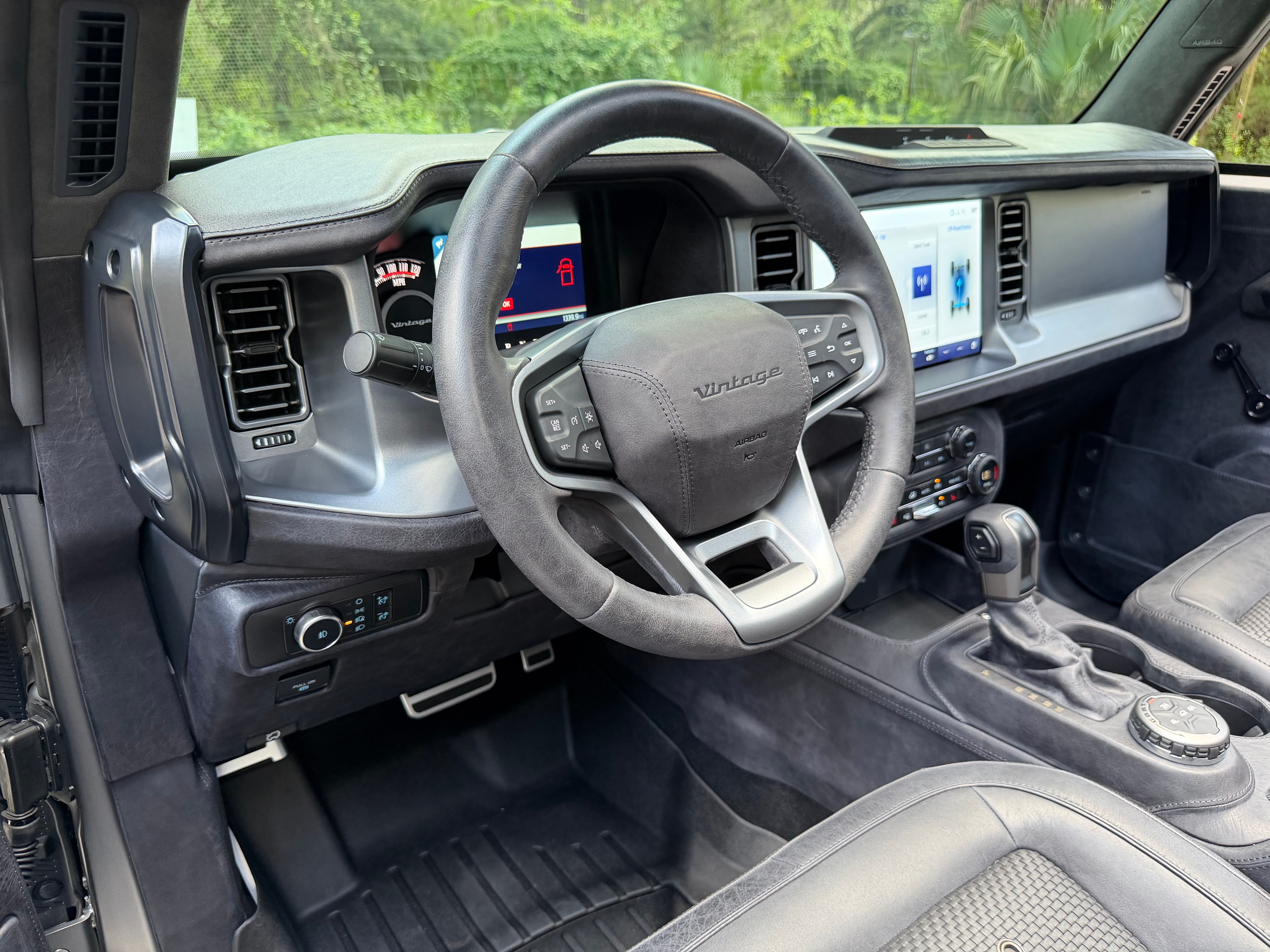 Used 2024 Ford Bronco Black Diamond AWD/4WD image 27