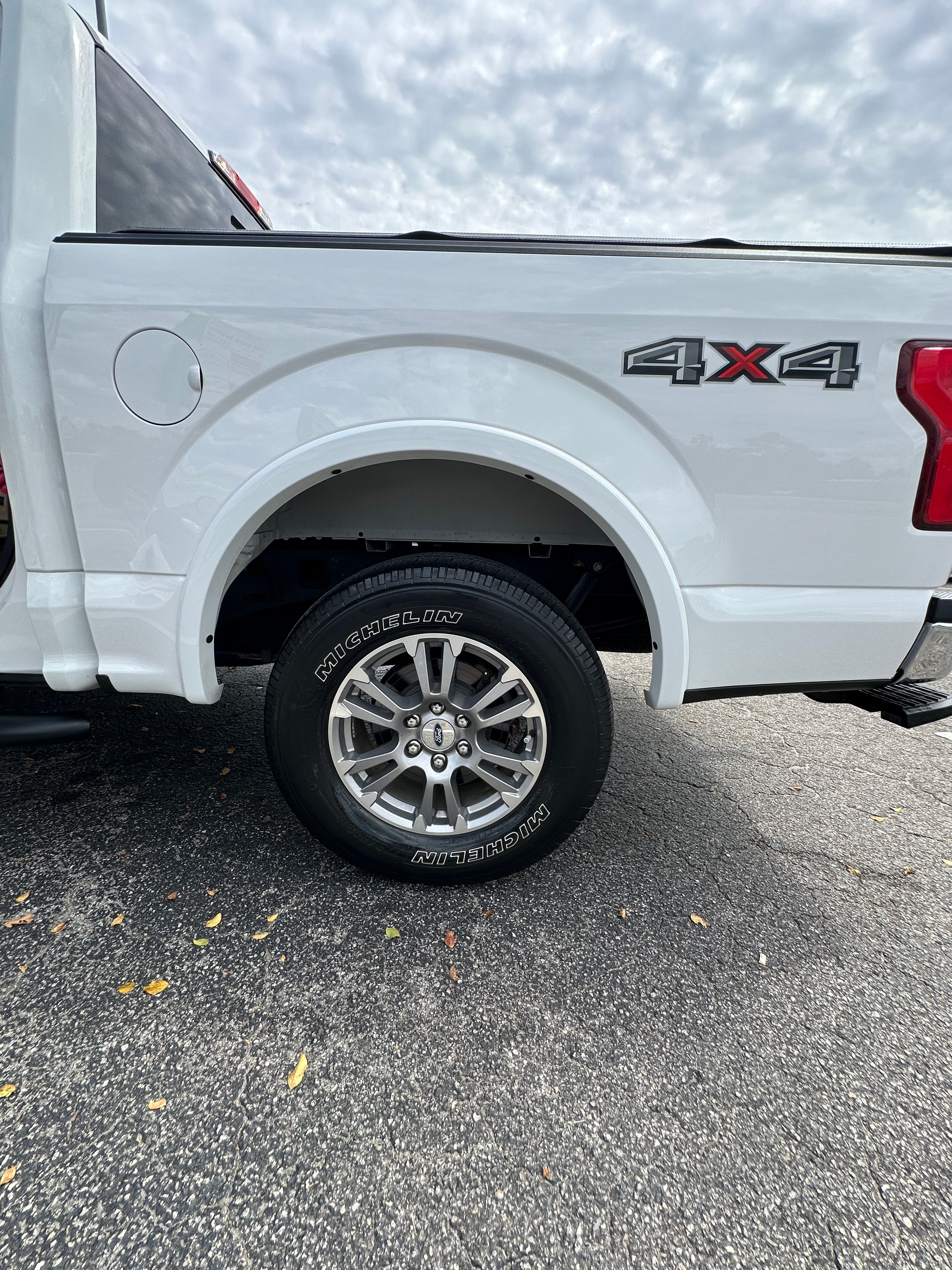 Used 2020 Ford F150 Lariat w/ Equipment Group 501A Mid image 8