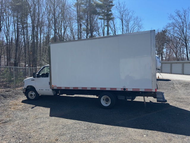 Used 2023 Ford E-450 and Econoline 450 Super Duty w/ Power Windows & Locks Group RWD image 1