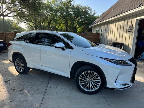 Used 2021 Lexus RX 350L Luxury w/ Accessory Package FWD image 4