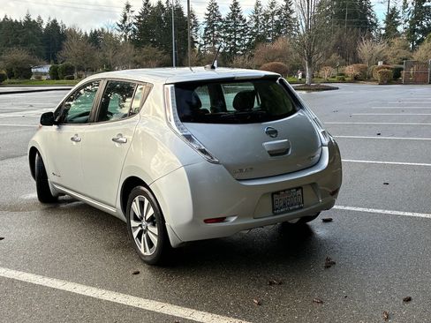 Used 2013 Nissan Leaf SL image 6