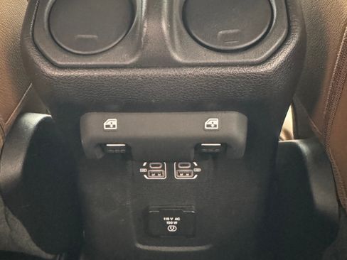 Used 2022 Jeep Wrangler Unlimited Sahara w/ Cold Weather Group image 9