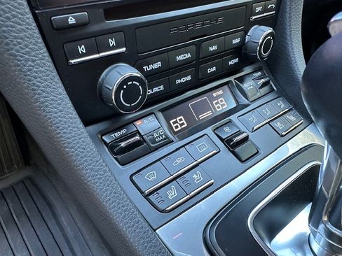 Used 2019 Porsche 718 Cayman image 15