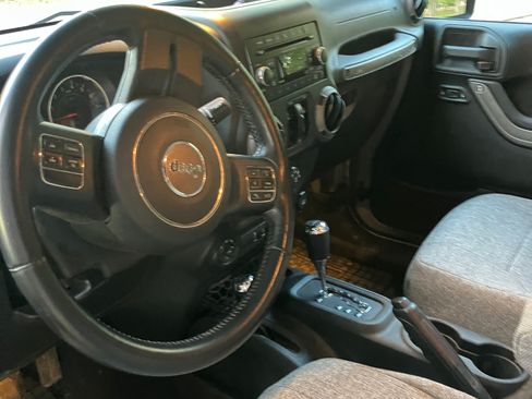 Used 2015 Jeep Wrangler Unlimited Sport w/ Quick Order Package 24S image 9