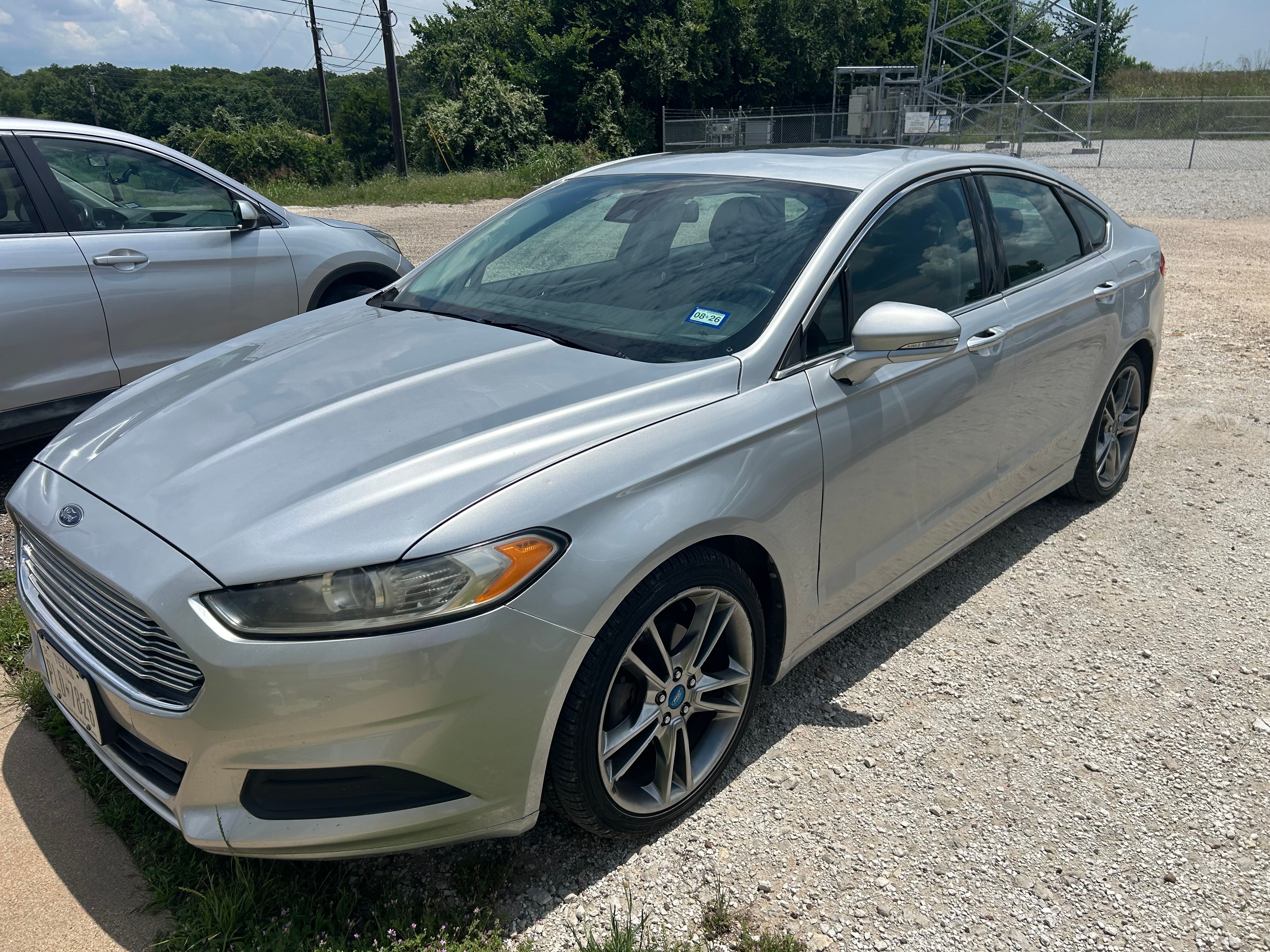 Used 2013 Ford Fusion Titanium w/ Titanium Driver Assist Pkg FWD image 2