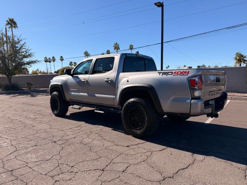 Used 2020 Toyota Tacoma TRD Off-Road image 6
