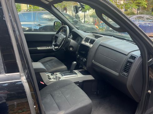 Used 2010 Ford Escape XLT image 17