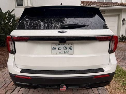 Used 2025 Ford Explorer ST-Line RWD image 6