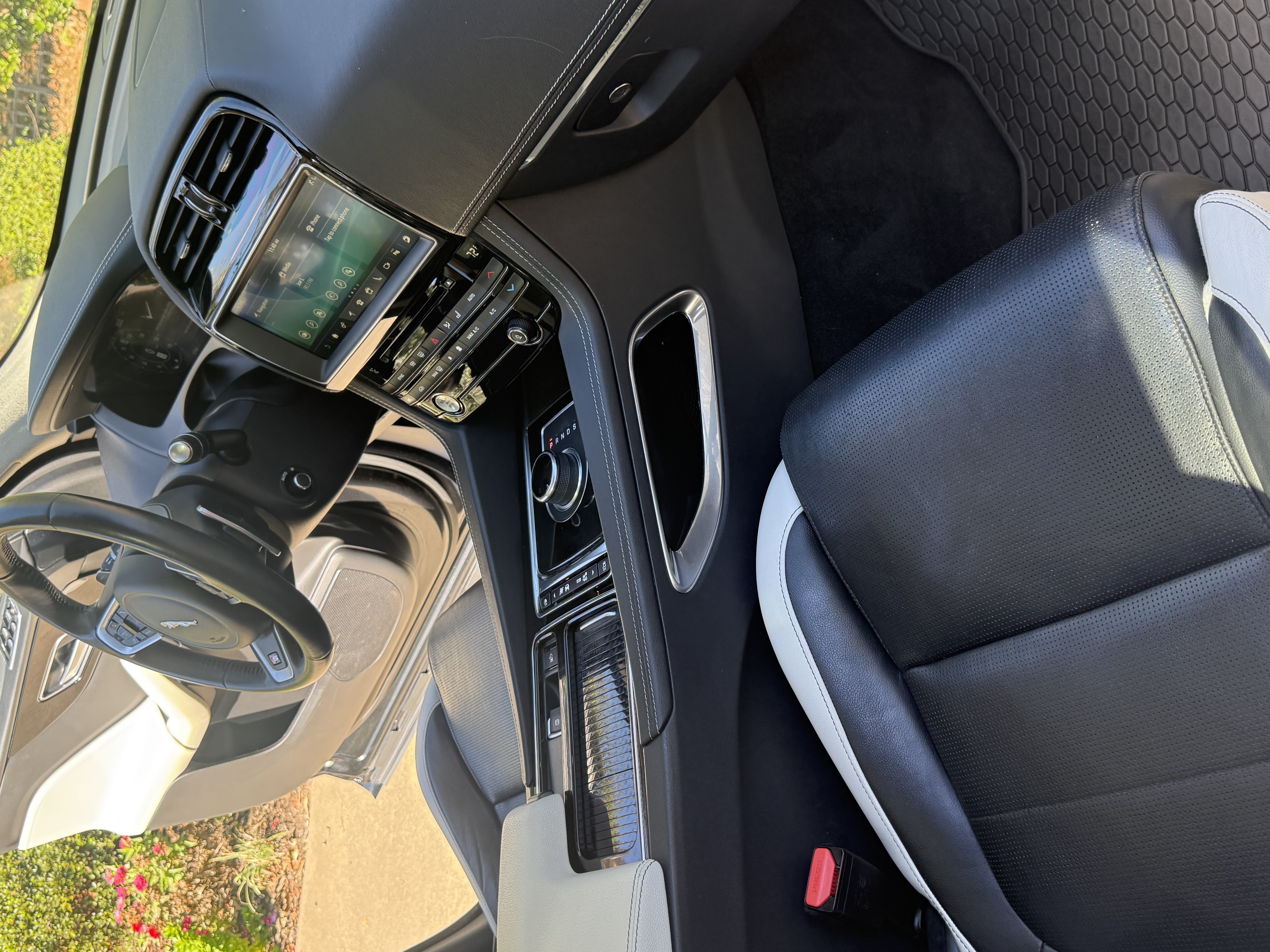 Used 2020 Jaguar F-PACE S AWD/4WD image 22