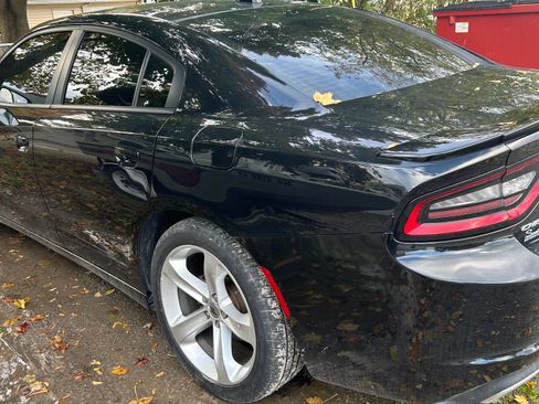 Used 2017 Dodge Charger R/T RWD image 4