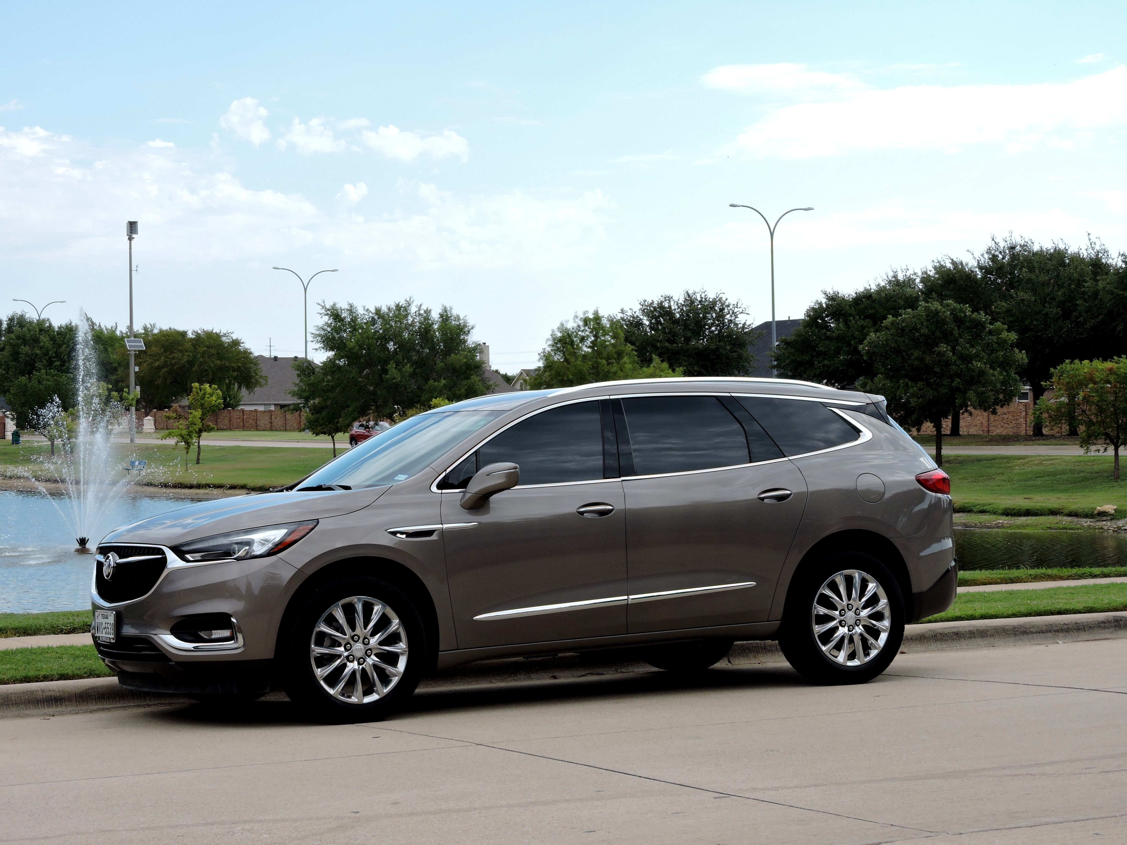 Used 2019 Buick Enclave Essence FWD image 5