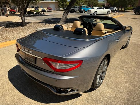 Used 2011 Maserati GranTurismo Convertible 2D image 10