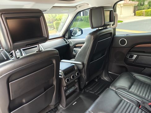 Used 2017 Land Rover Discovery HSE Luxury AWD/4WD image 14