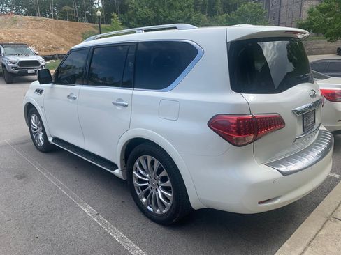 Used 2017 INFINITI QX80 4WD w/ Driver Assistance Package image 2
