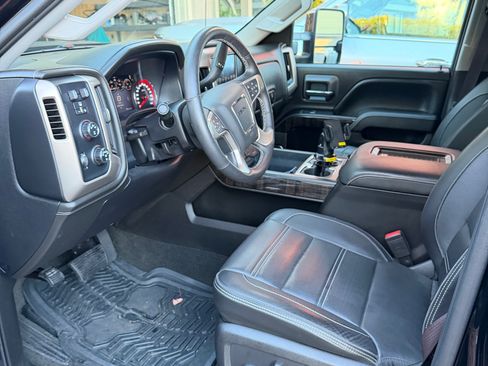 Used 2016 GMC Sierra 2500 Denali w/ Duramax Plus Package image 9