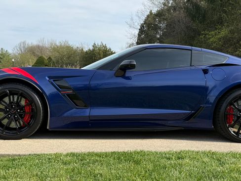 Used 2019 Chevrolet Corvette Grand Sport image 2