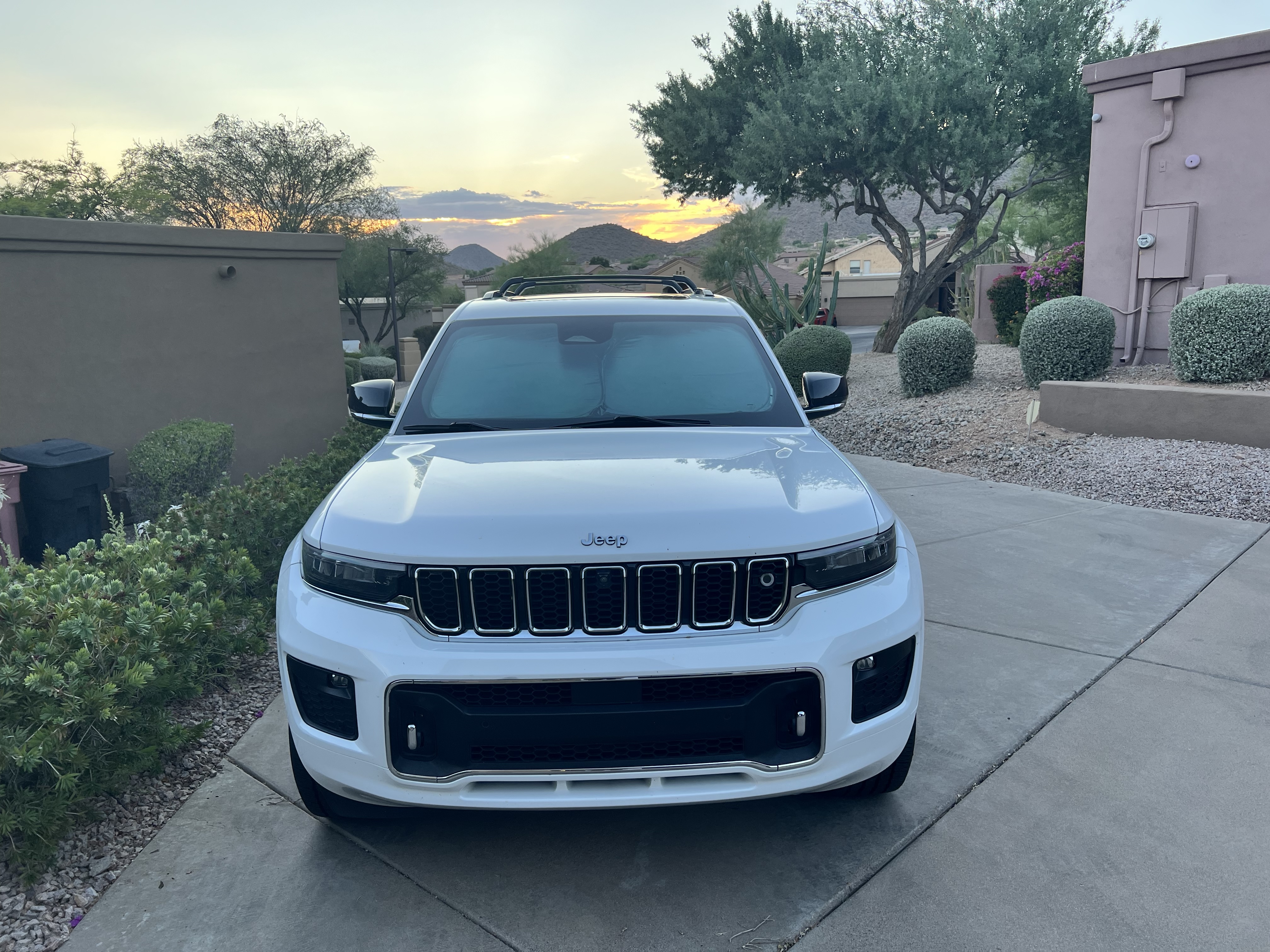 Used 2021 Jeep Grand Cherokee L Overland w/ Advanced Protech Group III AWD/4WD image 4