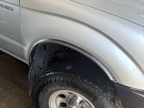 Used 2000 Toyota Tacoma PreRunner w/ Value Pkg image 4