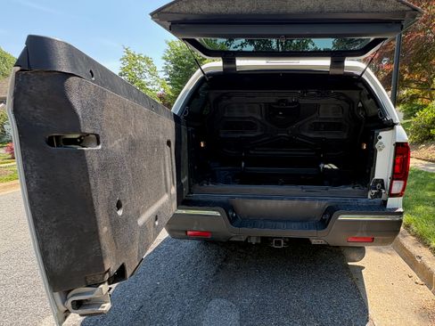 Used 2017 Honda Ridgeline RTL image 12