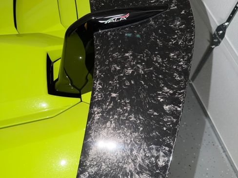 Used 2018 Lamborghini Huracan Performante AWD/4WD image 9