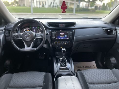 Used 2018 Nissan Rogue S image 10