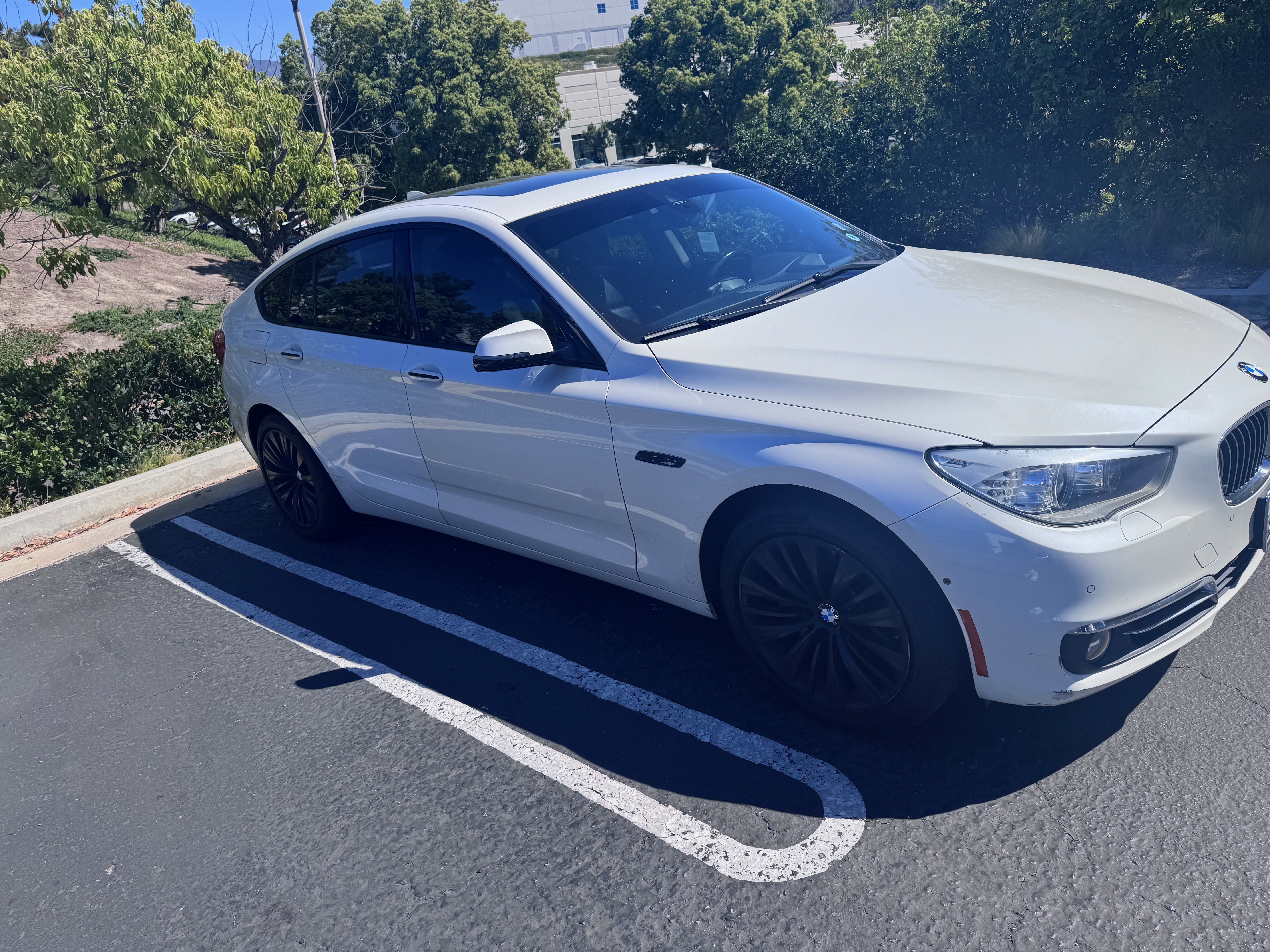 Used 2016 BMW 535i Gran Turismo RWD image 2