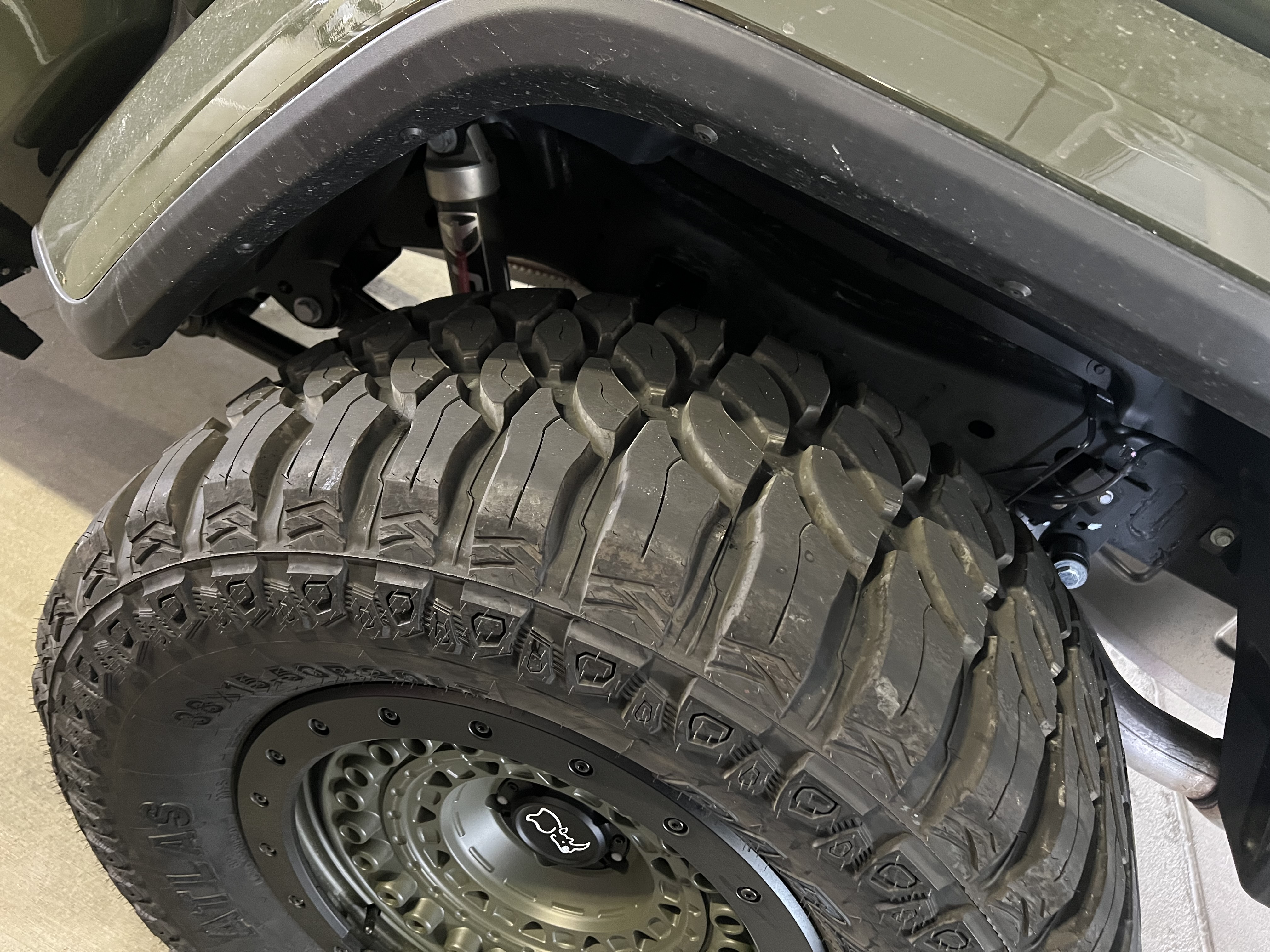 Used 2023 Jeep Gladiator Sport AWD/4WD image 13