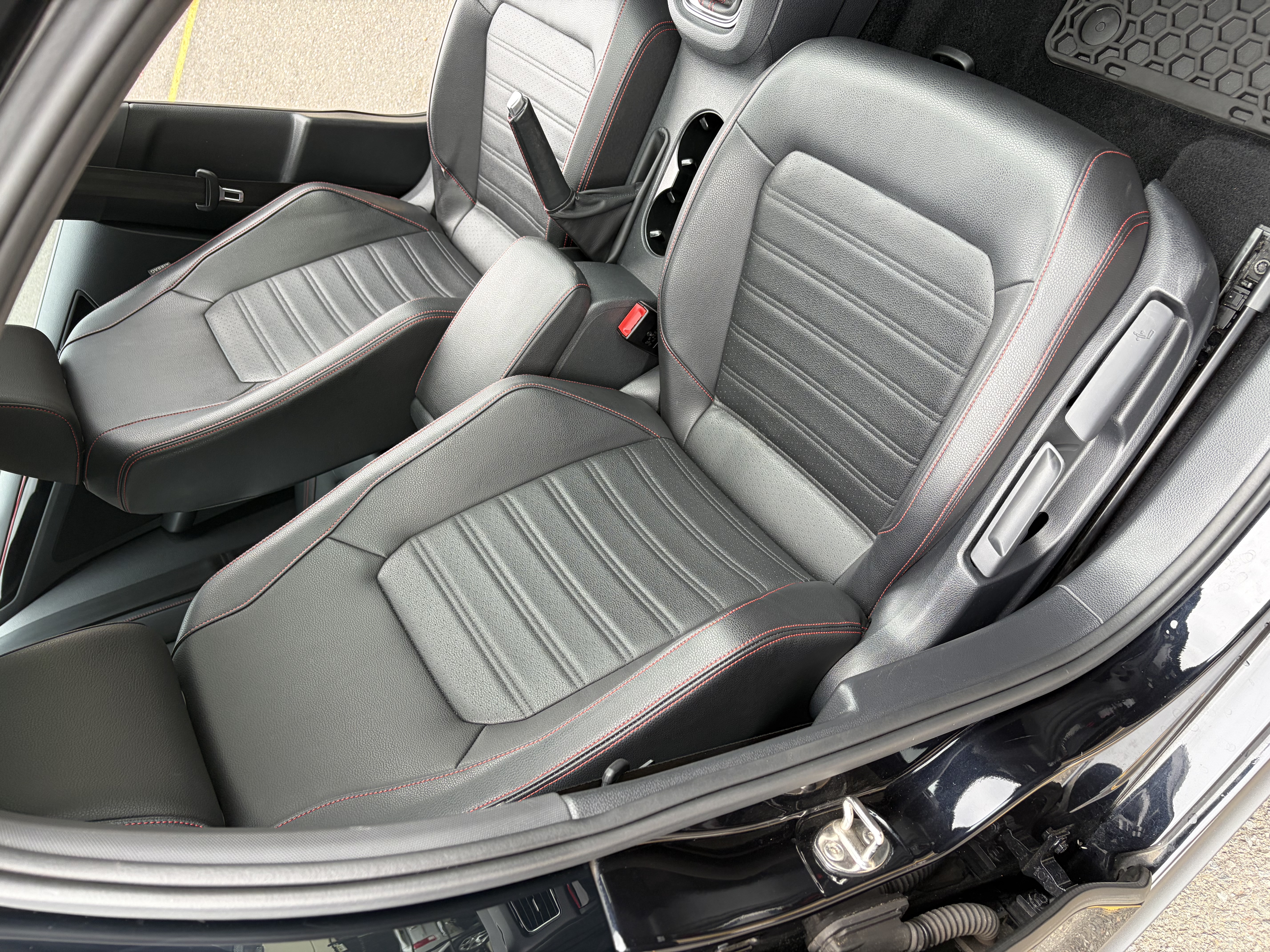 Used 2017 Volkswagen Jetta GLI FWD image 9