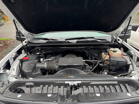 Used 2024 Chevrolet Silverado 2500 Custom w/ Custom Value Package image 16