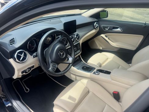 Used 2018 Mercedes-Benz GLA 250 image 10