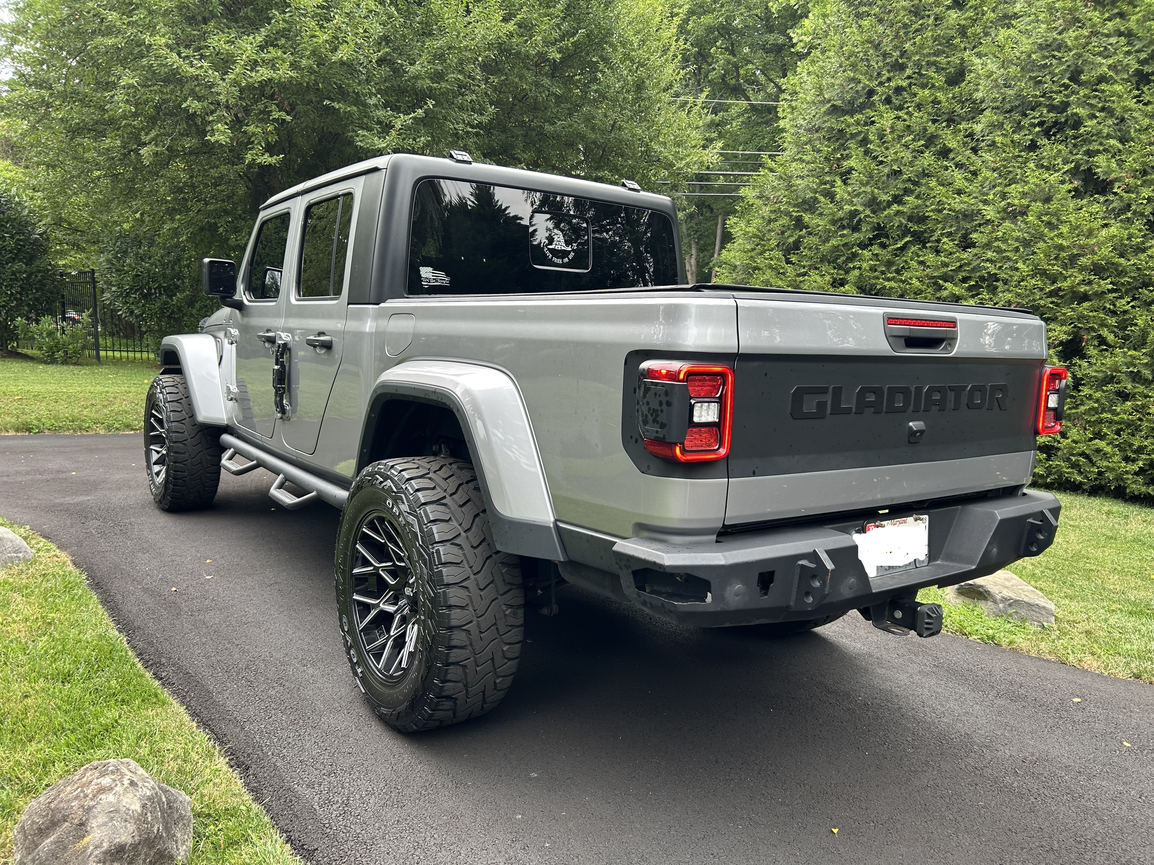 Used 2020 Jeep Gladiator Overland AWD/4WD image 9