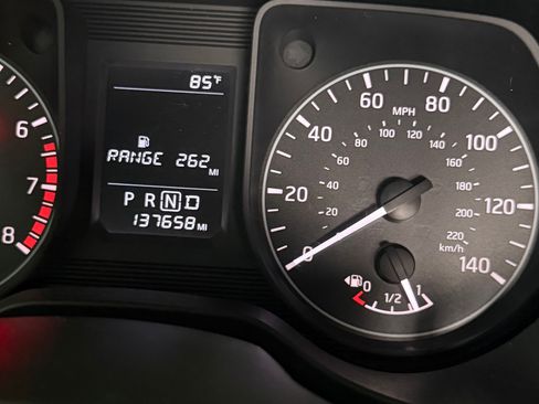 Used 2017 Nissan Titan S image 10