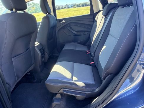 Used 2018 Ford Escape SE image 9