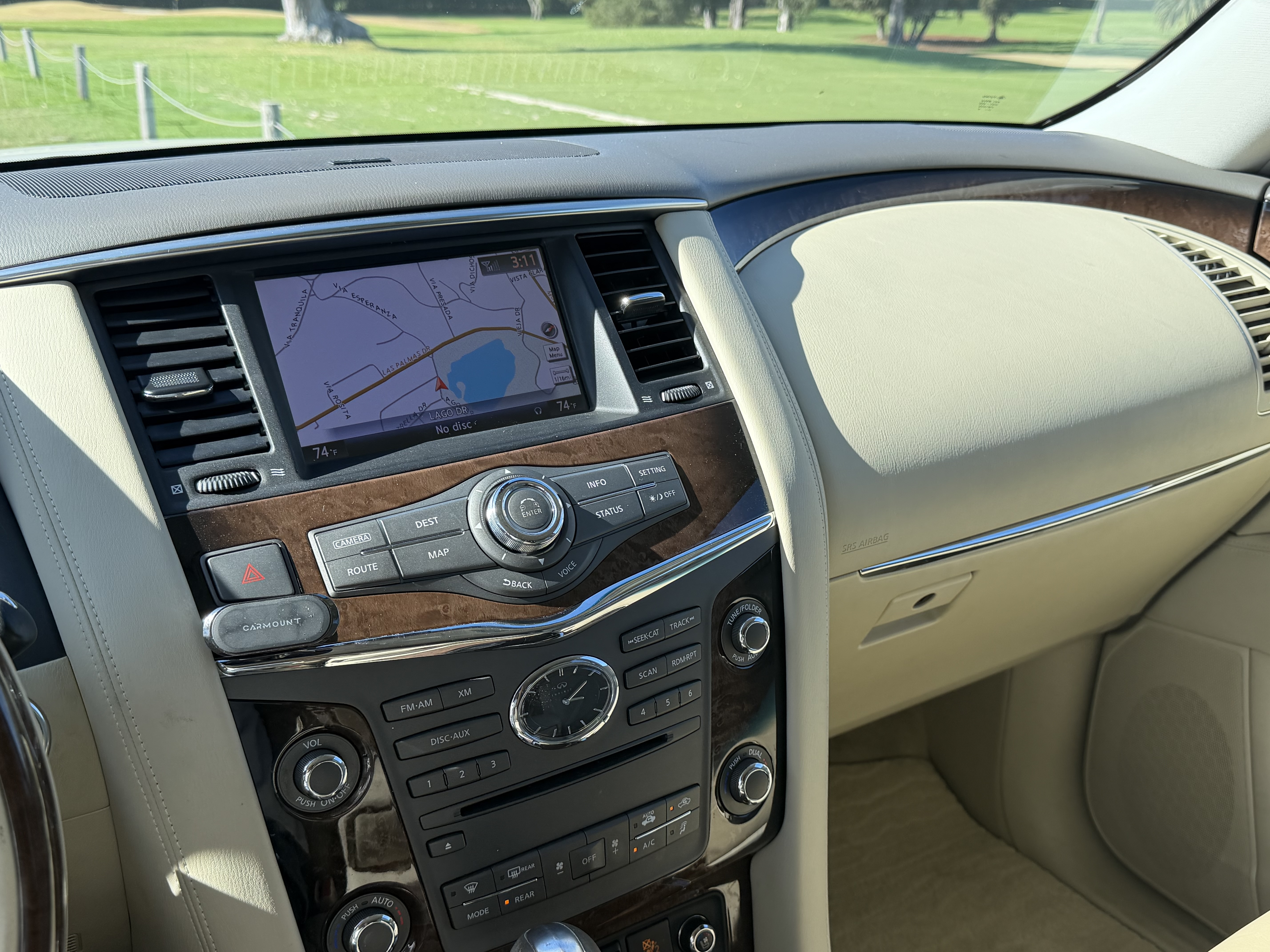 Used 2012 INFINITI QX56 4WD w/ Deluxe Touring Pkg image 8