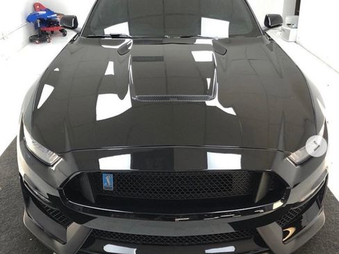 Used 2018 Ford Mustang Shelby GT350 w/ Convenience Package image 5