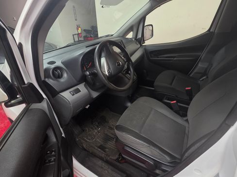 Used 2019 Nissan NV200 S w/ Cruise Control Package image 5