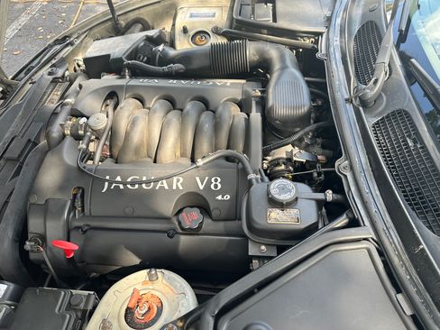 Used 2001 Jaguar XK8 Convertible image 6