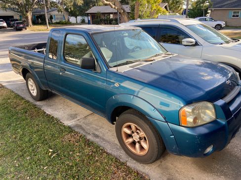 Used 2001 Nissan Frontier XE image 4