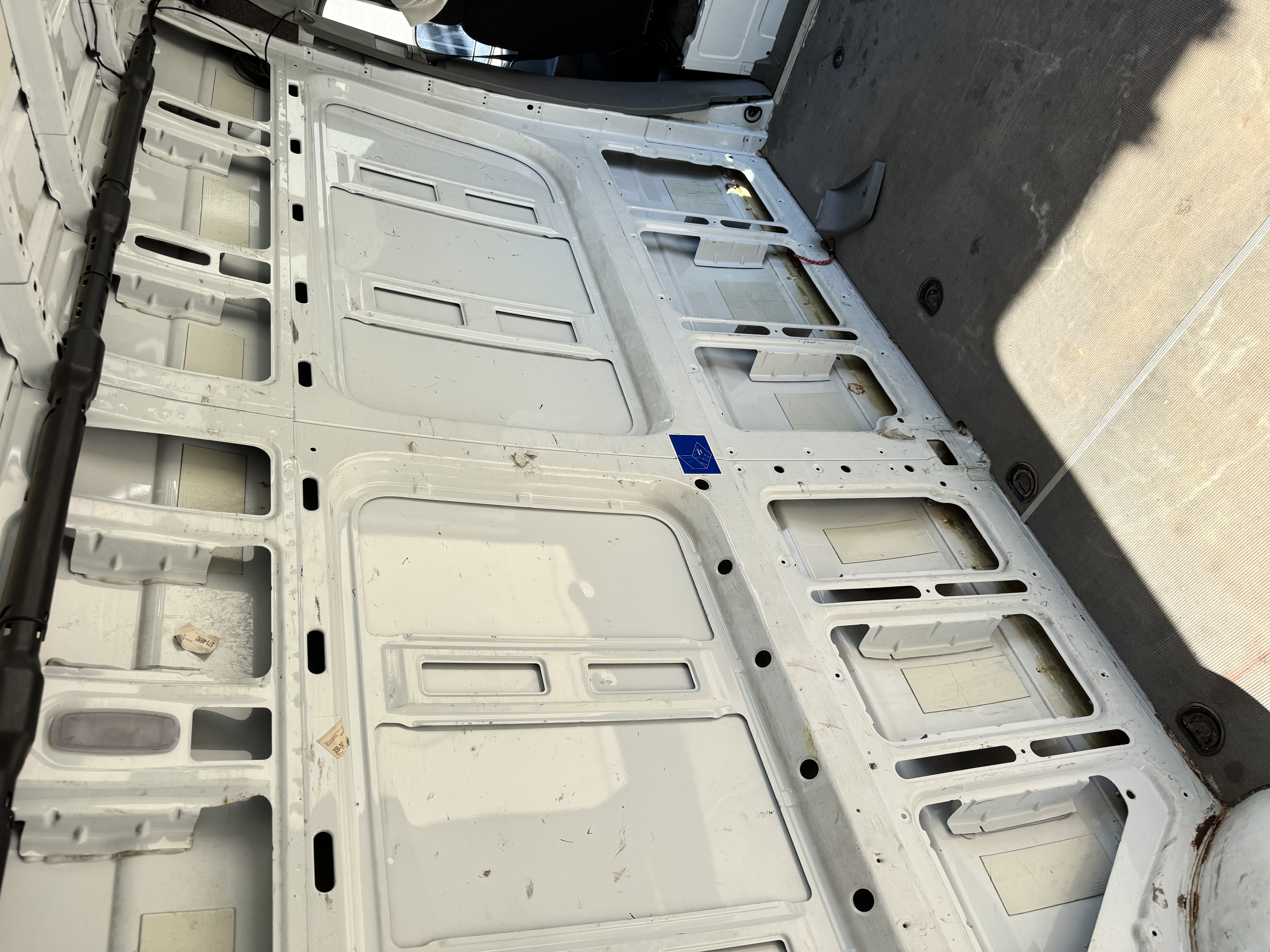 Used 2015 Mercedes-Benz Sprinter 2500 image 25