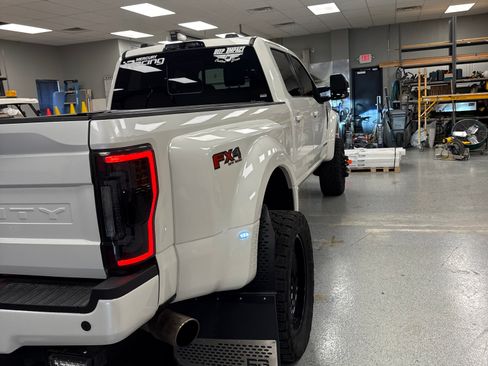 Used 2021 Ford F450 Lariat w/ Lariat Ultimate Package AWD/4WD image 4
