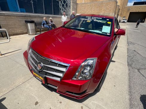 Used 2011 Cadillac CTS Luxury image 4