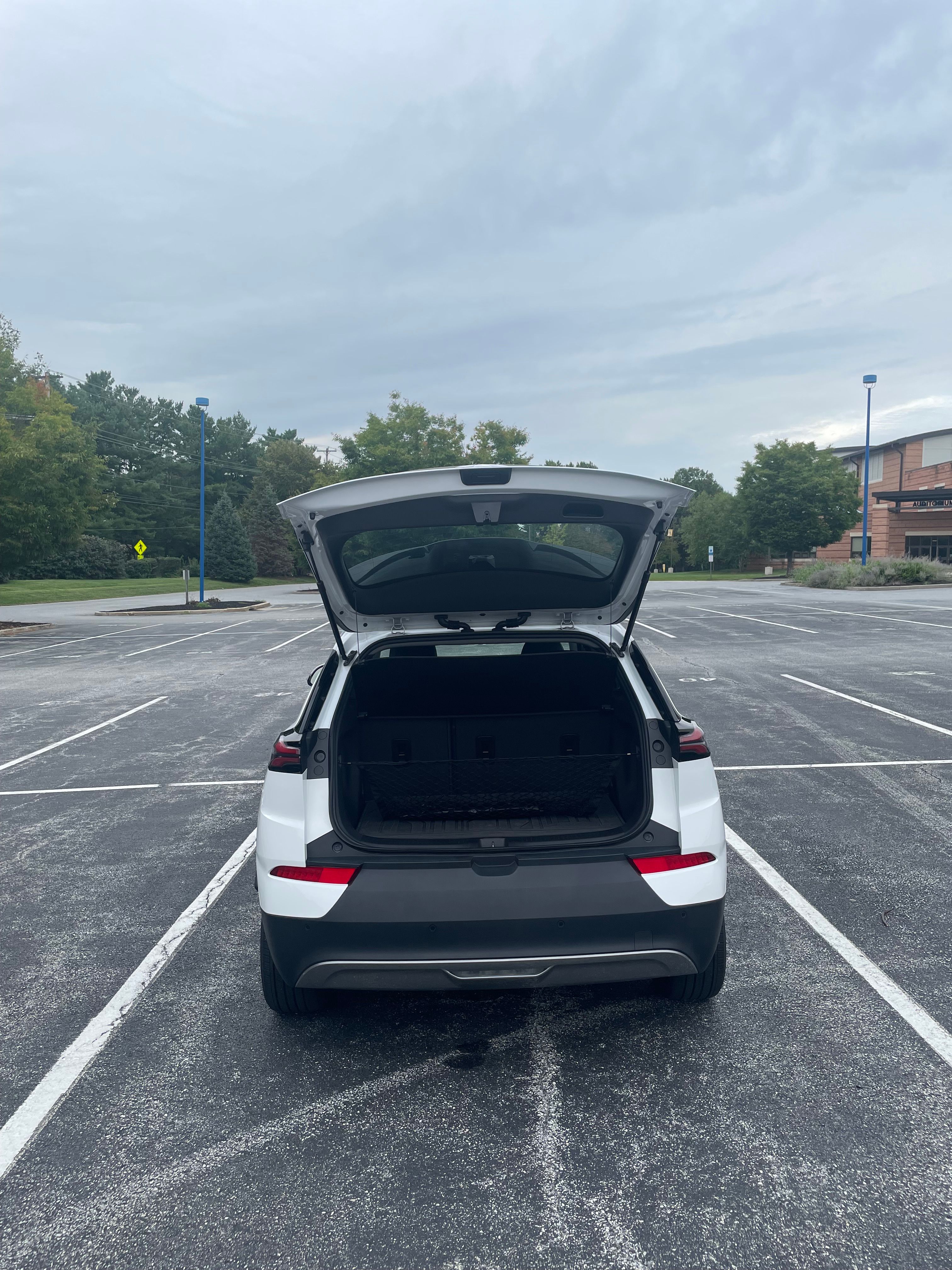 Used 2022 Chevrolet Bolt EUV Premier w/ Launch Edition FWD image 8