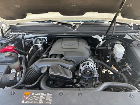 Used 2013 Chevrolet Avalanche LTZ image 16